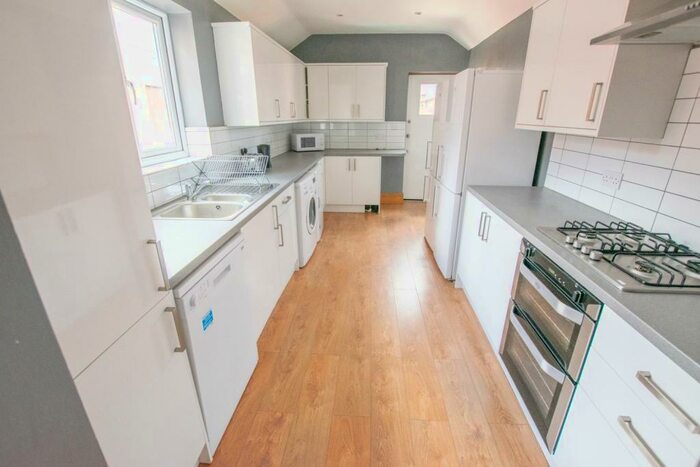 6 Bedroom Maisonette To Rent In Ashleigh Grove, West Jesmond, Newcastle Upon Tyne, NE2