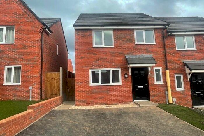 3 Bedroom Semi-Detached House To Rent In Piper Street, Mansfield, NG20