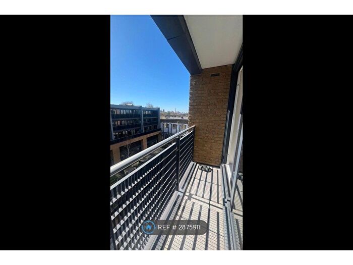 2 Bedroom Flat To Rent In Wharf St, London, SE8