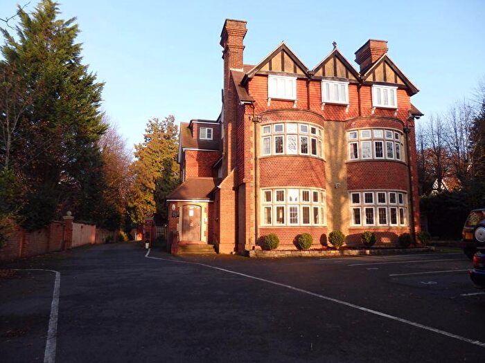 1 Bedroom Flat To Rent In College Road, Epsom, KT17