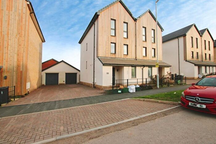 4 Bedroom Semi Detached House To Rent In Clover Way - Stoke Gifford, BS34