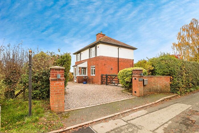 4 Bedroom Detached House For Sale In Guilsfield, Welshpool, SY21