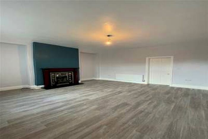 3 Bedroom House To Rent In Leeds Road, BB9