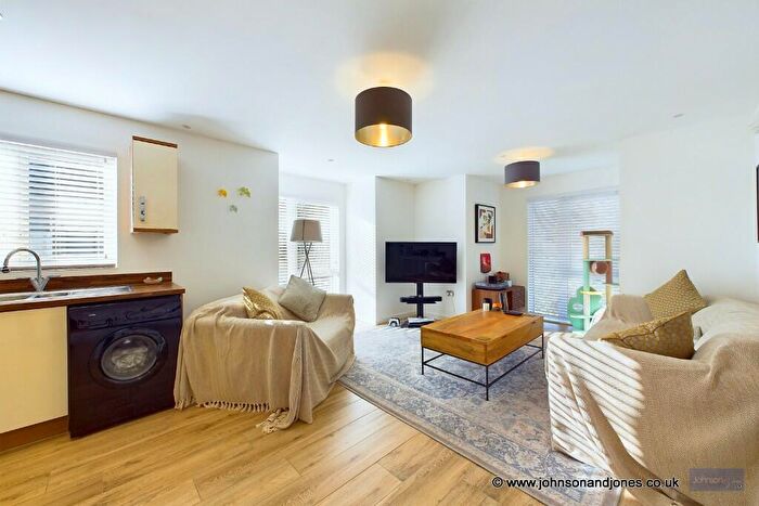 2 Bedroom Apartment For Sale In Strawberry Fields, Rowtown, Surrey, KT15
