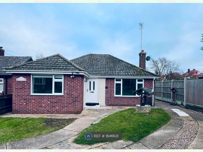 3 Bedroom Bungalow To Rent In Lime Avenue, Harwich, CO12