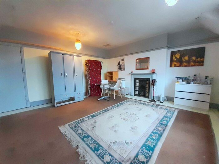 Studio To Rent In Springfield Road, Clarendon Park, Leicester, LE2