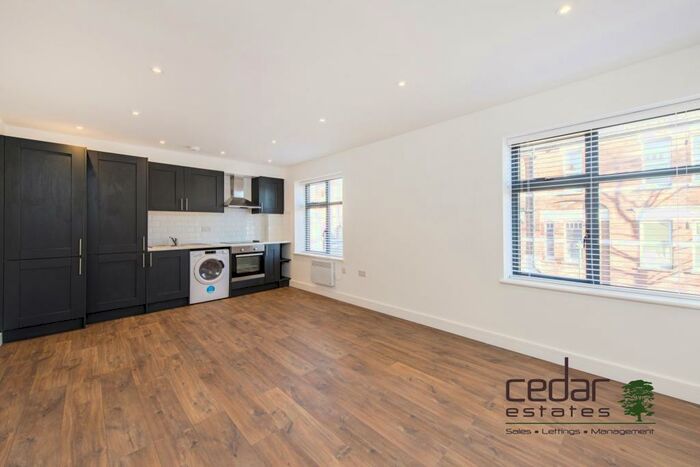 1 Bedroom Flat To Rent In Princes Avenue, Finchley Central, N3