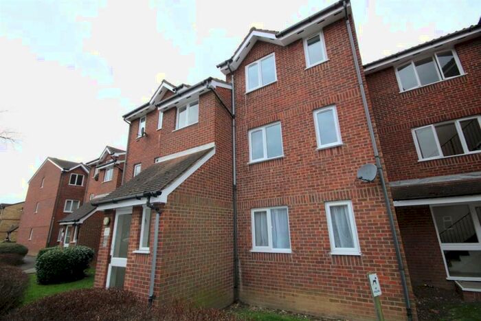 1 Bedroom Flat To Rent In Linnet Close, London, N9