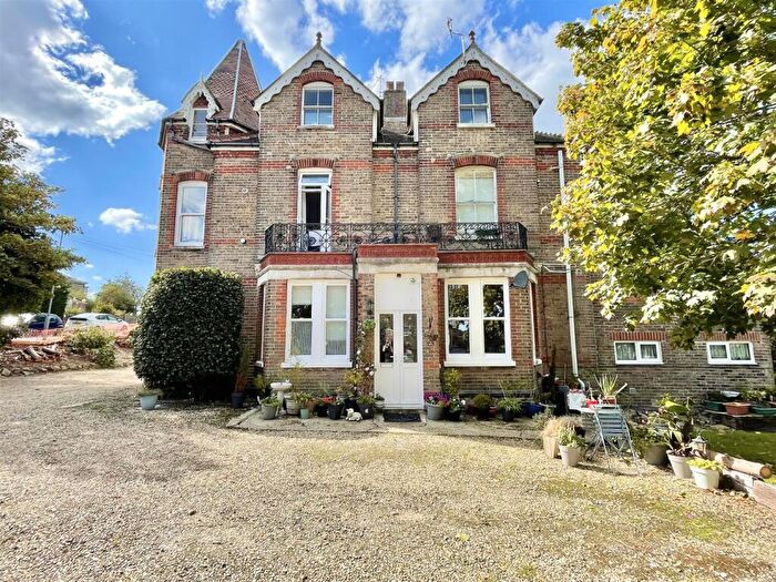 2 Bedroom Apartment For Sale In Carlton Road North, Weymouth, DT4