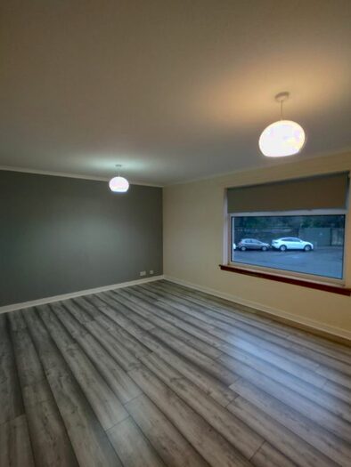 2 Bedroom Flat To Rent In Abbeyhill Crescent, Edinburgh, EH8