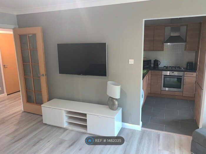 2 Bedroom Flat To Rent In Ladeside, Bridge Of Don, Aberdeen, AB22