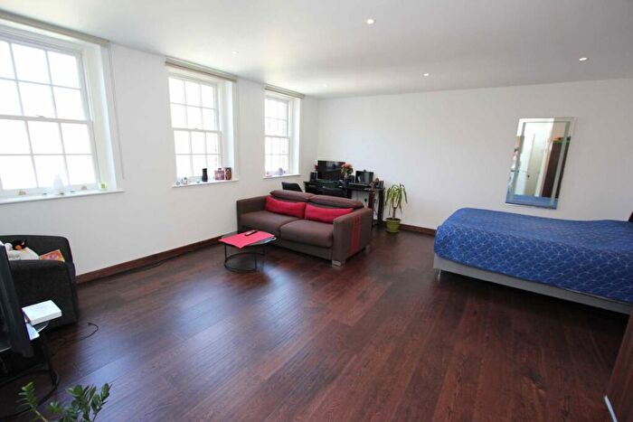 Flat To Rent In Jewel Square, Wapping, E1W