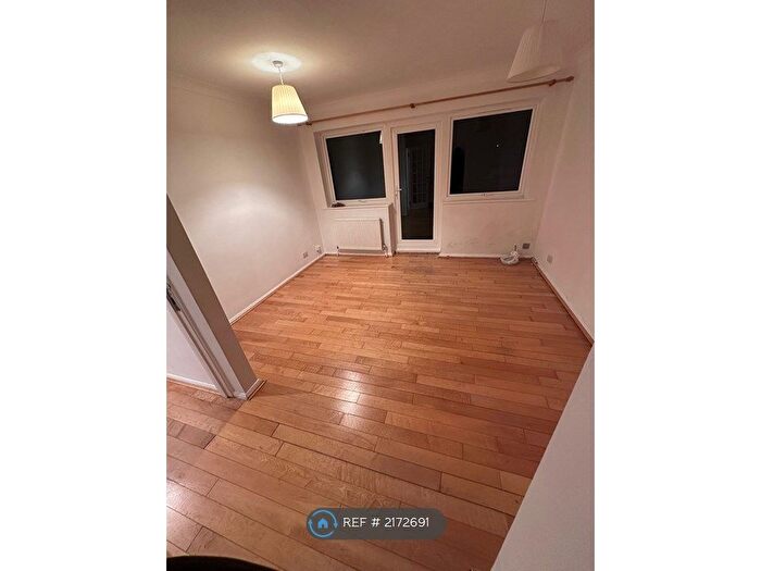2 Bedroom Flat To Rent In Alexandra Road, Watford, WD17