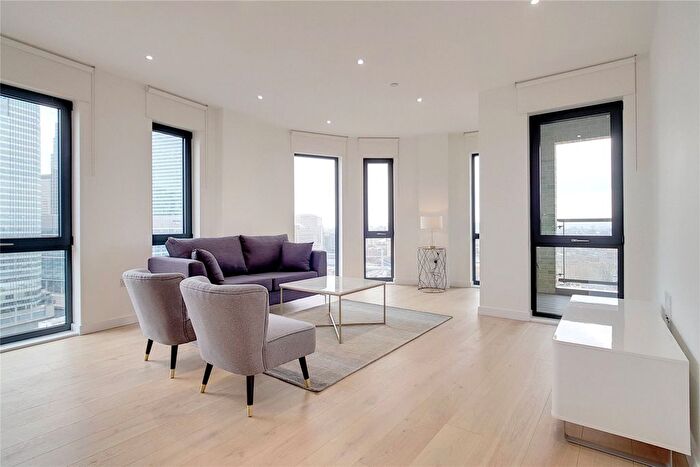 2 Bedroom Flat To Rent In Roosevelt Tower, Williamsburg Plaza, E14