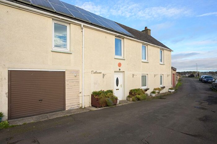 4 Bedroom Semi-Detached House For Sale In Oakum Bay, Newmills, KY12