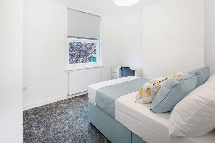 2 Bedroom House To Rent In Stanley Road, Nottingham, NG7