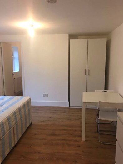 Studio To Rent In New Kings Road, London, SW6