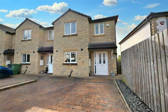 3 Bedroom Terraced House To Rent In Teasel Bank, Pudsey, West Yorkshire, LS28