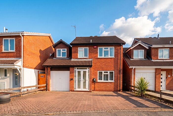 4 Bedroom Detached House For Sale In Binley Close, Shirley, B90