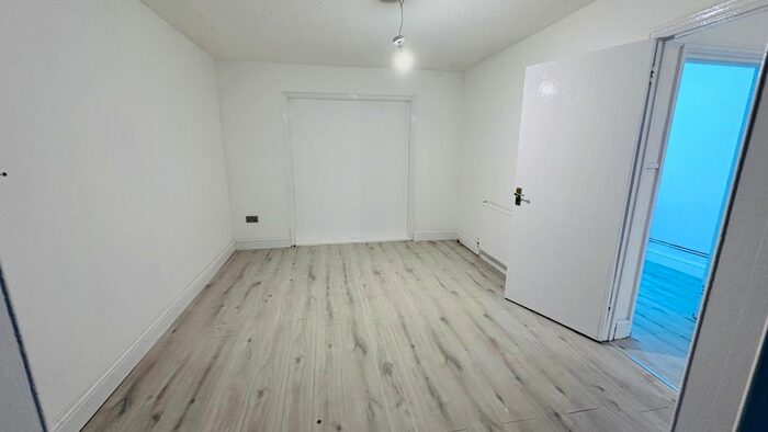 5 Bedroom Terraced House To Rent In Headstone Drive, Harrow, HA1