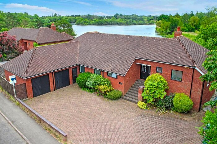 5 Bedroom Detached House To Rent In Wedgwood Avenue, Blakelands, Milton Keynes, MK14