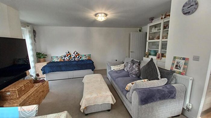 2 Bedroom Apartment To Rent In Shepherds Green Road, Shirley, B90