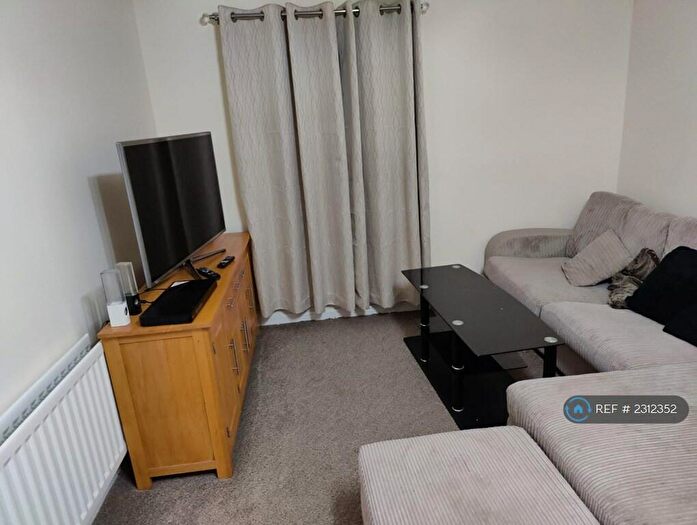 2 Bedroom Flat To Rent In Brunel Crescent, Swindon, SN2