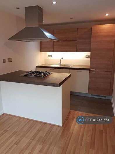 1 Bedroom Flat To Rent In Queen Mary Avenue, London, E18