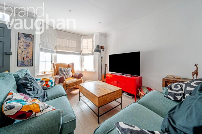 2 Bedroom Terraced House To Rent In Regent Hill, Brighton, BN1