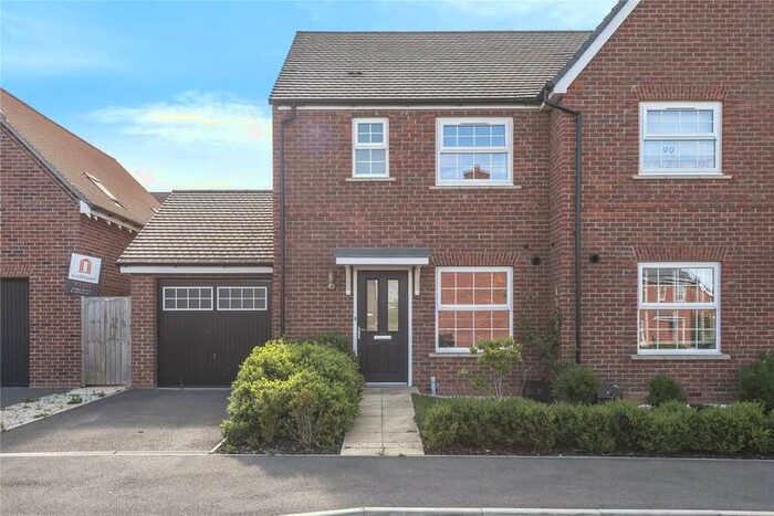 2 Bedroom Semi-Detached House To Rent In Esingdon Drive, OX9