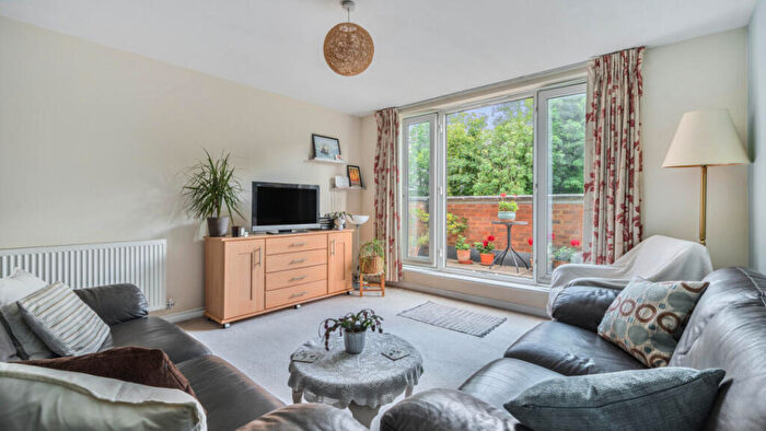 2 Bedroom Flat For Sale In Highbridge Street, Waltham Abbey, EN9