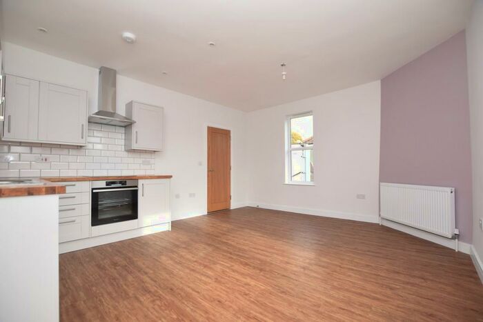 2 Bedroom Ground Maisonette To Rent In St. Werburghs Park, Bristol, BS2