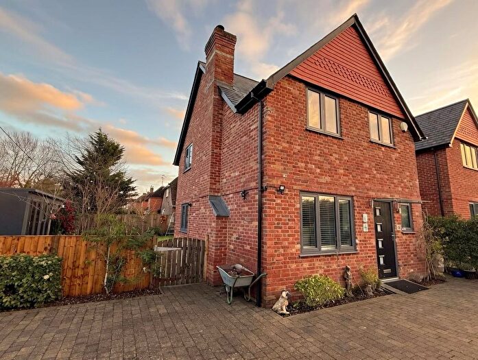 2 Bedroom Detached House For Sale In Lopcombe Place, Wash Water, RG20