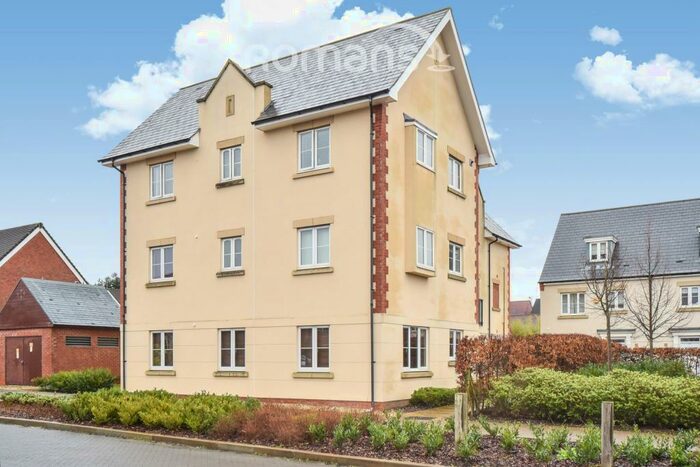 2 Bedroom Apartment To Rent In Eagle Way, Jennett's Park, RG12