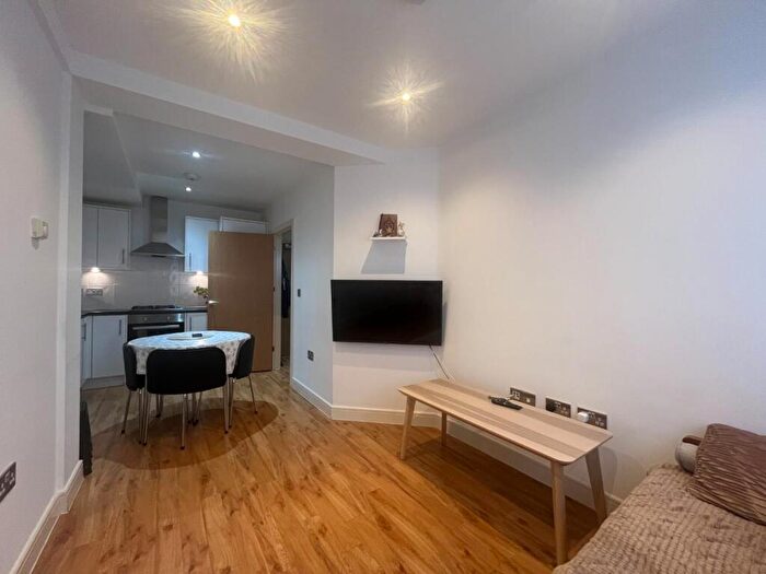 1 Bedroom Apartment To Rent In - Kingston Road, New Malden, KT3