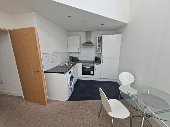 1 Bedroom Flat To Rent In Law Russell House, Vicar Lane, Bradford, West Yorkshire, BD1