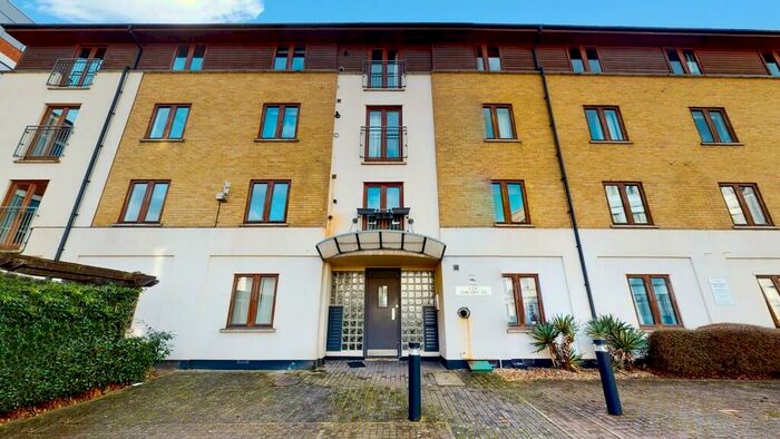 3 Bedroom Apartment To Rent In Sunlight Square, Bethnal Green, E2