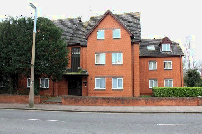 2 Bedroom Flat To Rent In Regents Court, Shakespeare Road, MK40