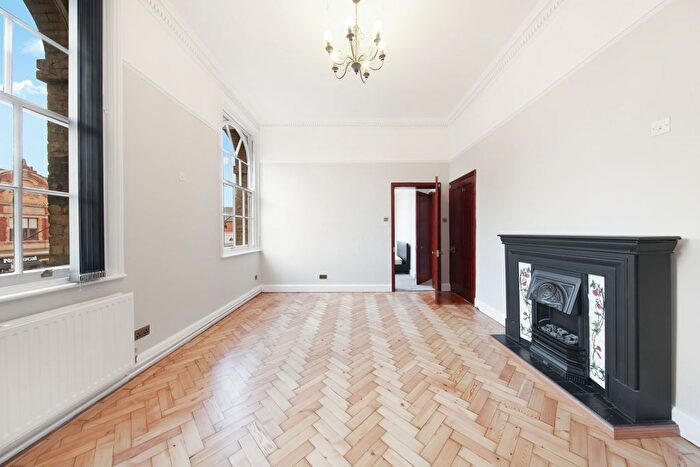 2 Bedroom Flat To Rent In Glebe Court, Rainhill Way, Bow, E3