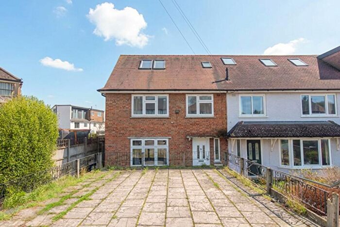 4 Bedroom Detached House To Rent In Rushden Gardens, Mill Hill, London, NW7