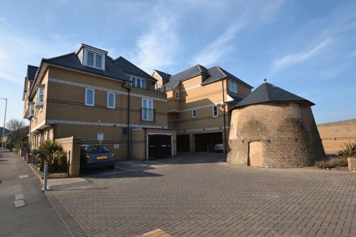 2 Bedroom Flat To Rent In Broadway, Sheerness, ME12