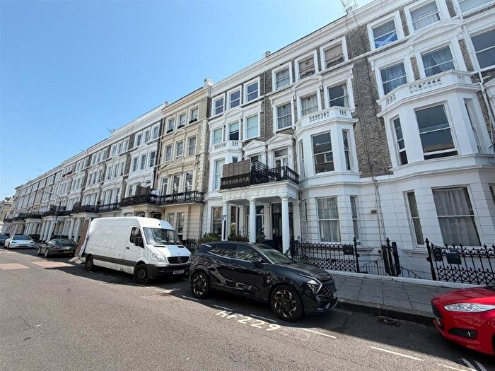 1 Bedroom Flat For Sale In Castletown Road, London, W14