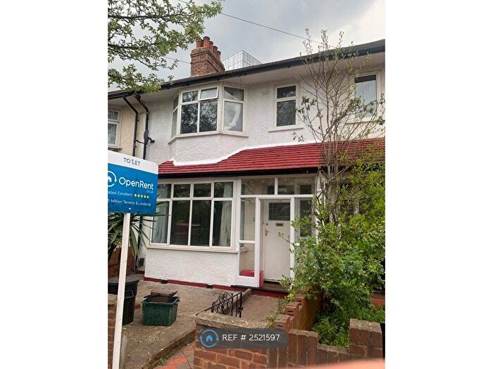 2 Bedroom Flat To Rent In Valley Gardens, London, SW19