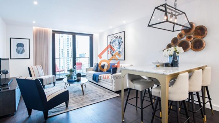 3 Bedroom Flat To Rent In Thornes House, - Charles Clowes Walk, London, SW11