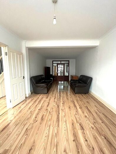 3 Bedroom Semi-Detached House To Rent In Maswell Park Road, Hounslow, TW3