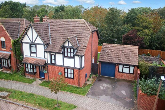 4 Bedroom Detached House To Rent In Cruickshank Grove, Crownhill, Milton Keynes, MK8