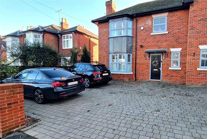 3 Bedroom Semi Detached House For Sale In Spinney Hill, Addlestone, KT15