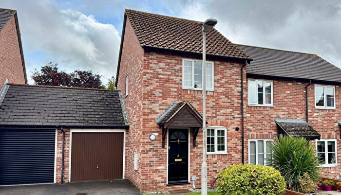 2 Bedroom Terraced House For Sale In Fairfax Place, Newbury, RG14