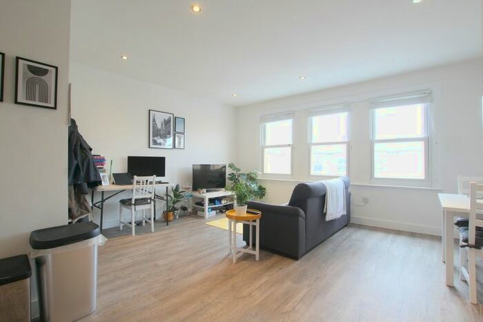 1 Bedroom Flat To Rent In Upper Tooting Road, London, SW17
