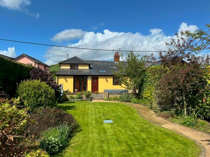 3 Bedroom Semi-Detached House For Sale In Stowmarket Road, Rattlesden, IP30